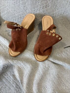 suede sandals